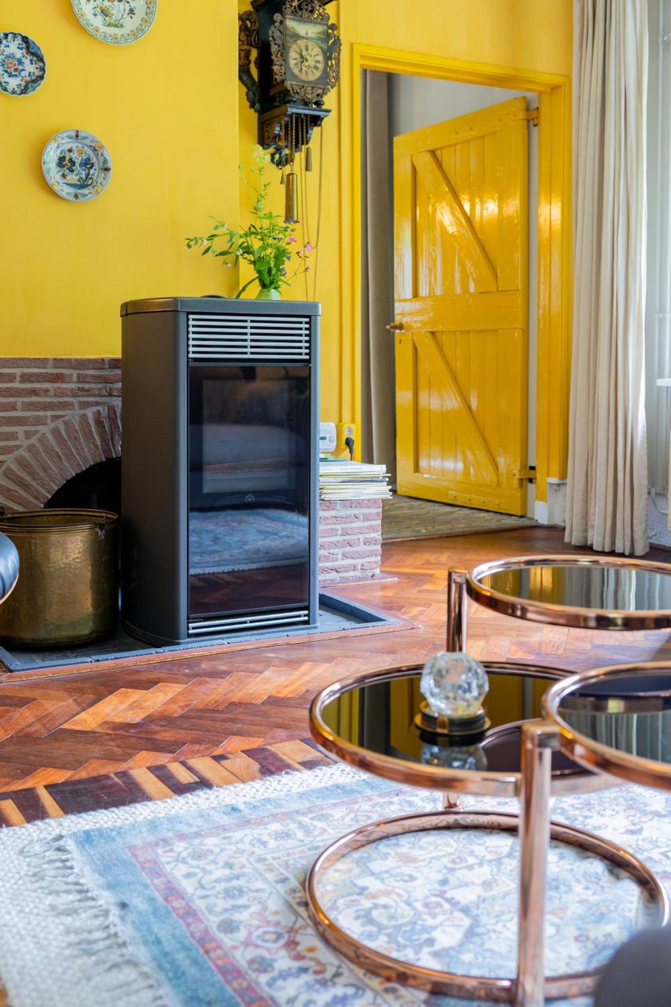Landgoed Lodges, Kies Comfortabel Of In Bos Met Eigen Entree, Volledig Ingerichte Keuken En Vele Andere Faciliteiten Vakantiehuis *