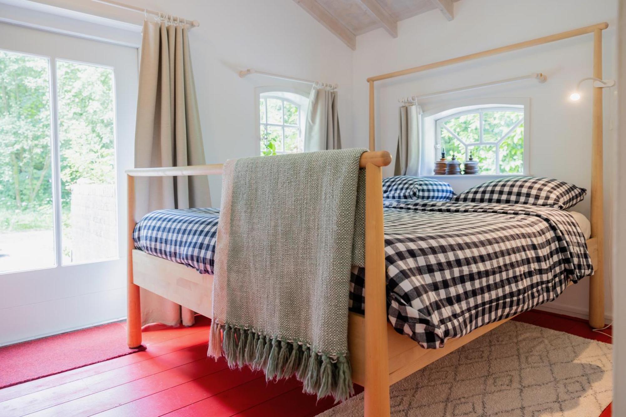 Vakantiehuis Landgoed Lodges, Kies Comfortabel Of In Bos Met Eigen Entree, Volledig Ingerichte Keuken En Vele Andere Faciliteiten *