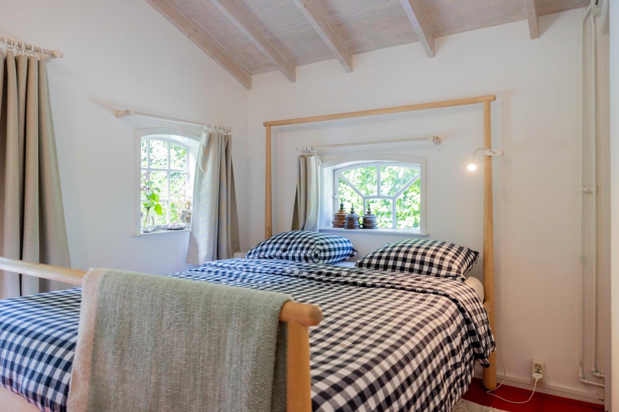 Landgoed Lodges, Kies Comfortabel Of In Bos Met Eigen Entree, Volledig Ingerichte Keuken En Vele Andere Faciliteiten Vakantiehuis