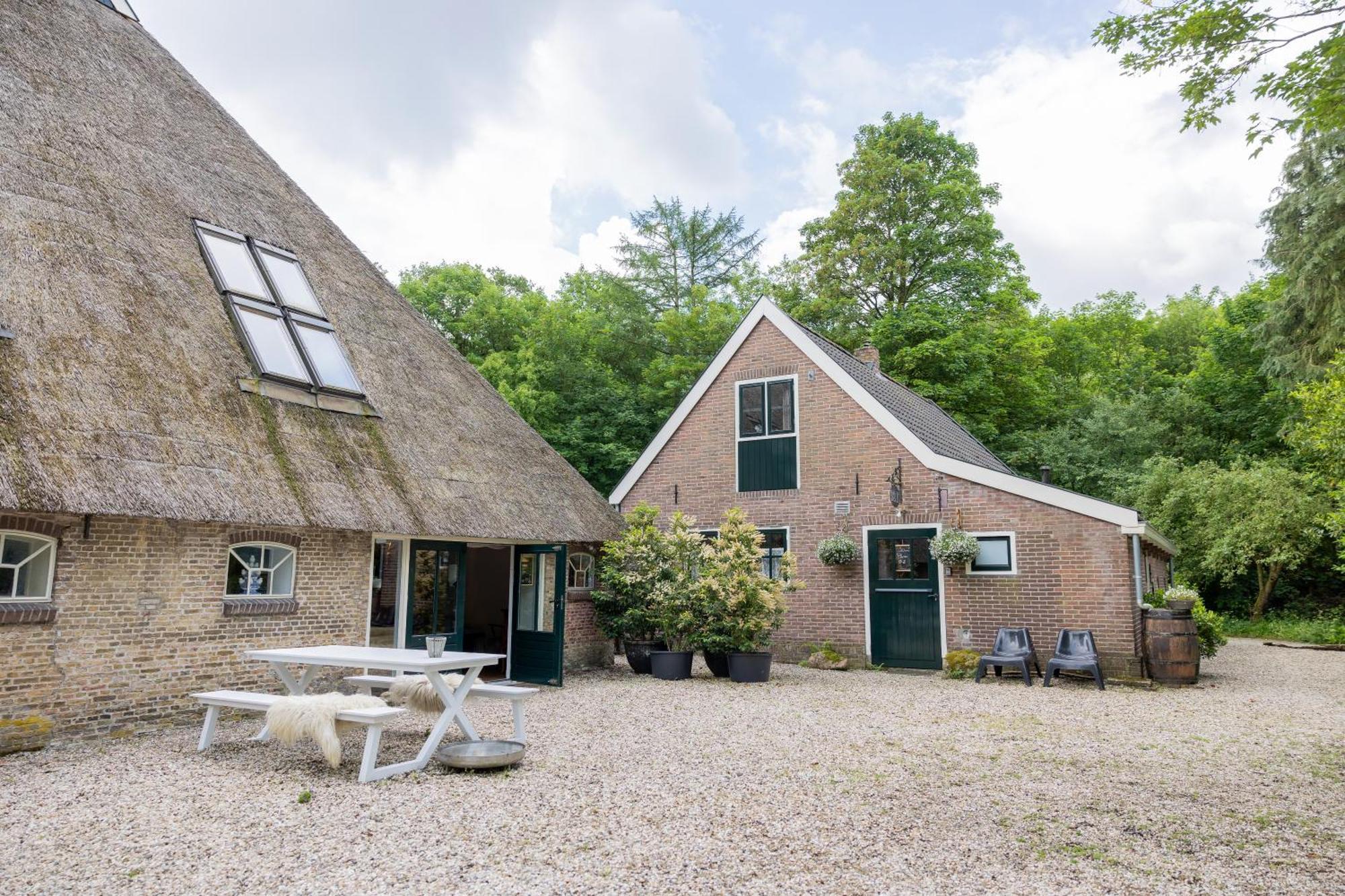 Landgoed Lodges, Kies Comfortabel Of In Bos Met Eigen Entree, Volledig Ingerichte Keuken En Vele Andere Faciliteiten * Olterterp