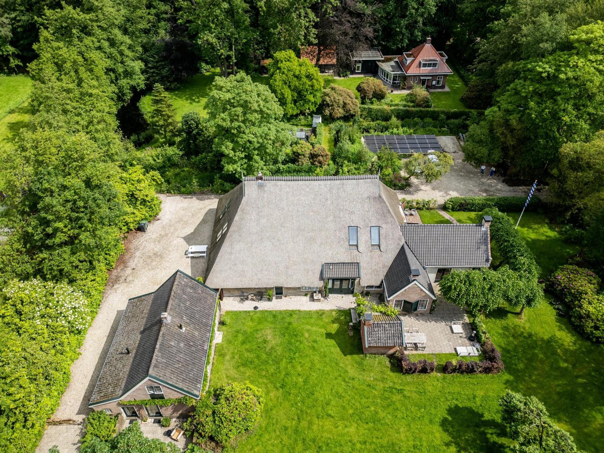 Landgoed Lodges, Kies Comfortabel Of In Bos Met Eigen Entree, Volledig Ingerichte Keuken En Vele Andere Faciliteiten Vakantiehuis Olterterp